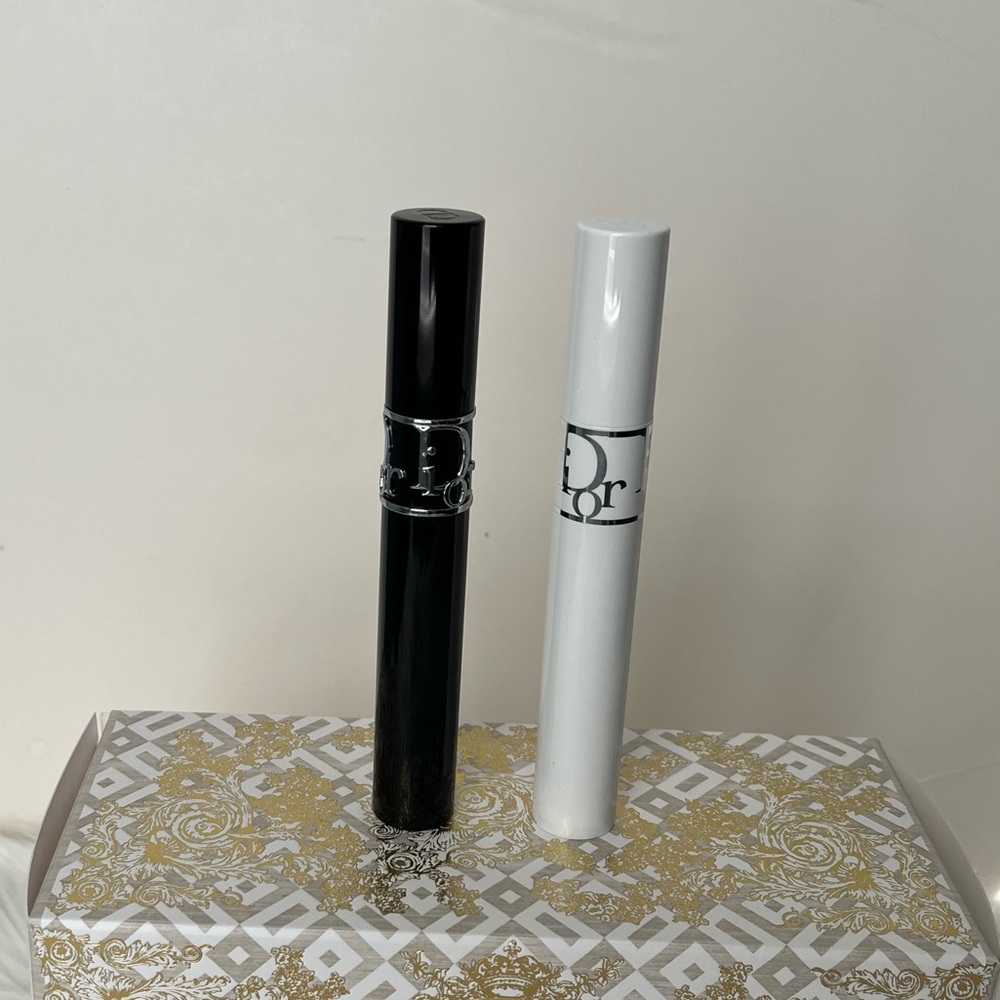 Dior iconic over curl Mascara in black and Lash primer
